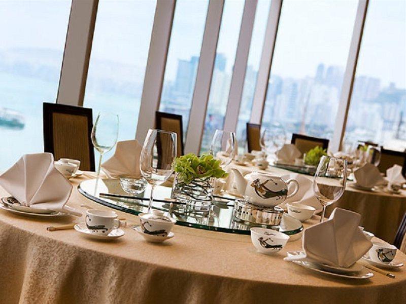 Hotel Renaissance Harbour View